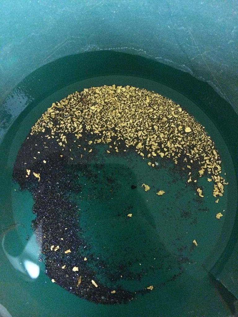 gold with black sand